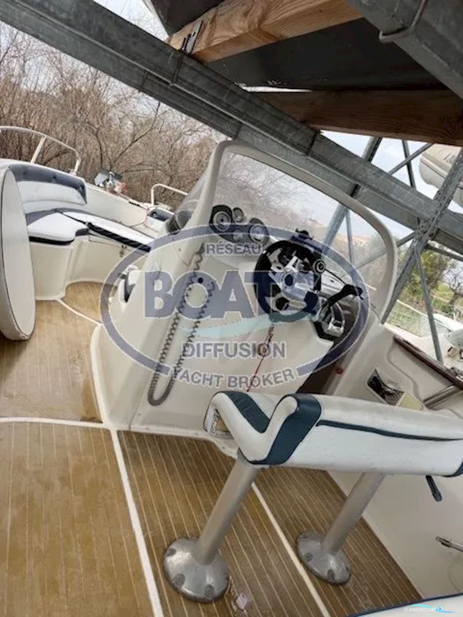 Quicksilver 600 Commander