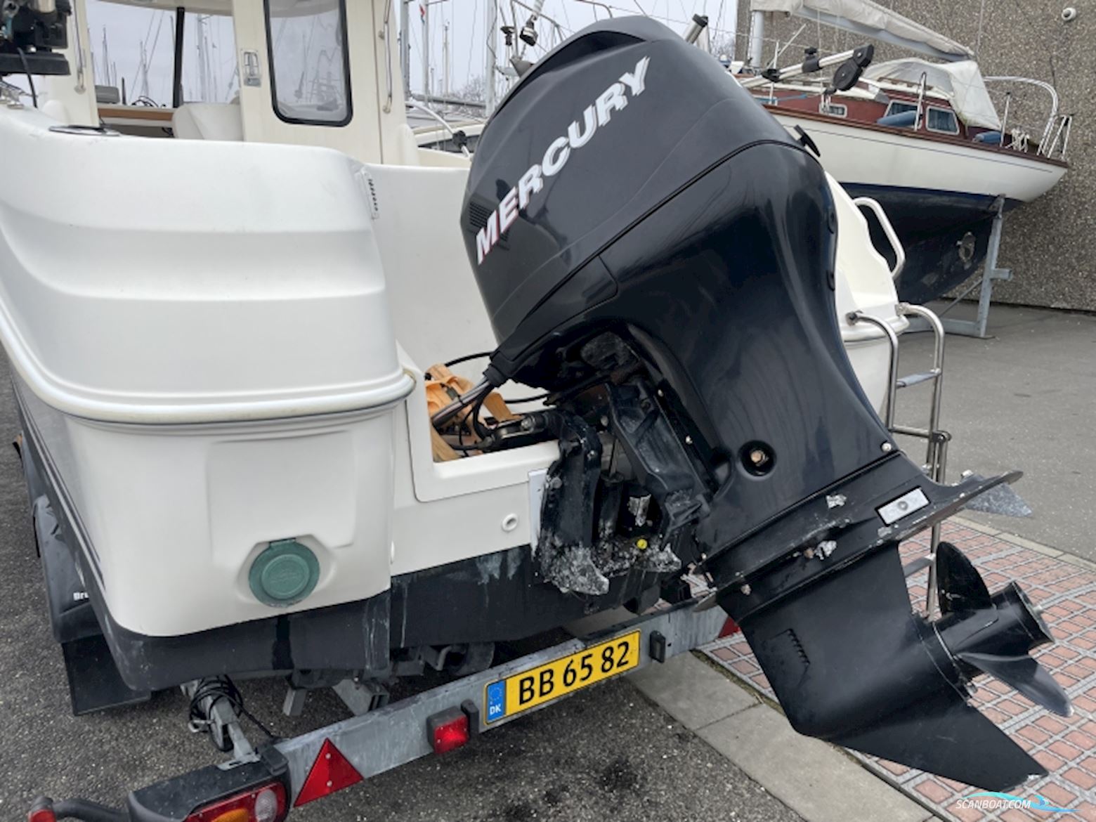 Quicksilver 640 Pilothouse