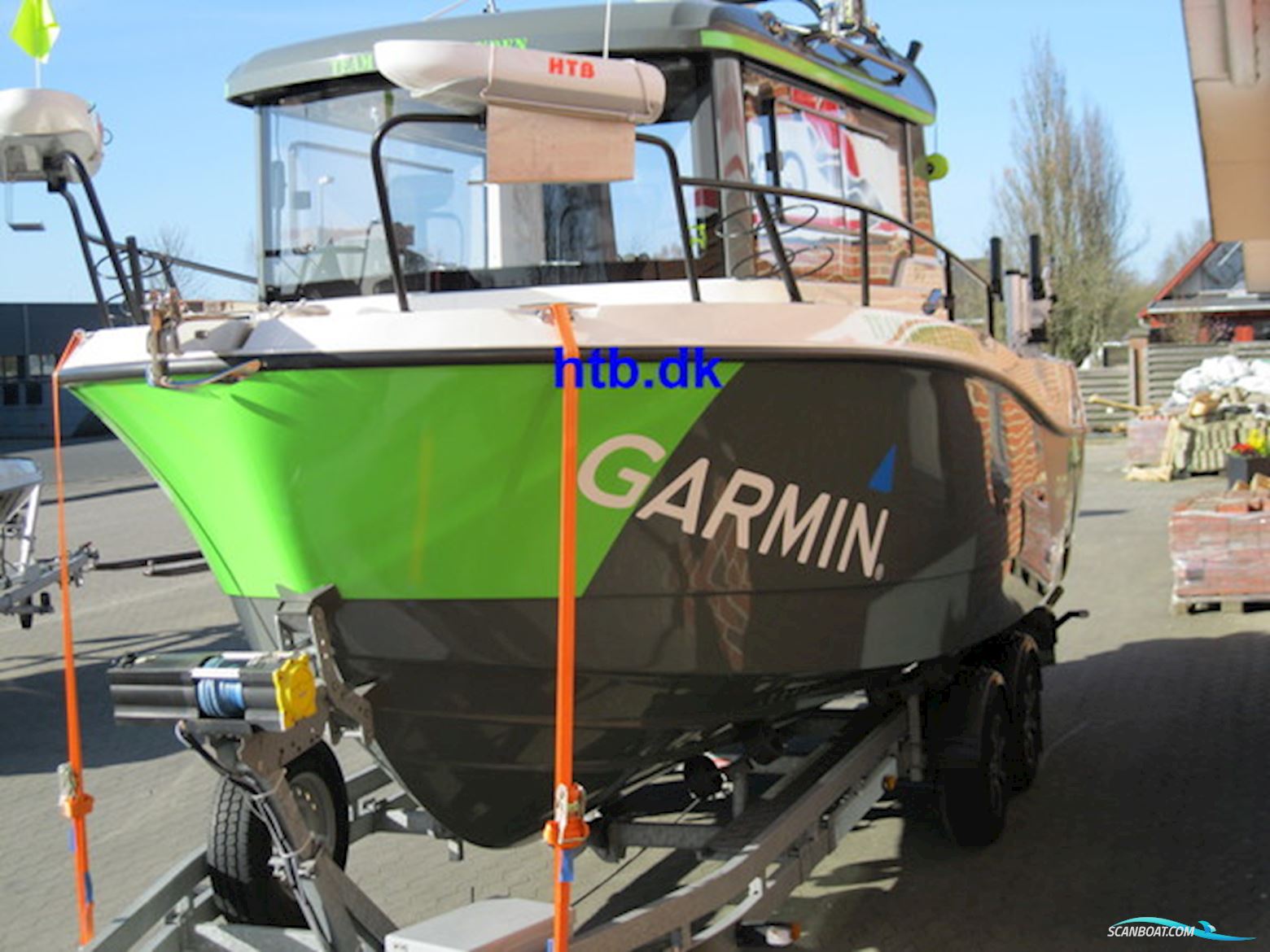 Quicksilver 675 Pilothouse Explorer Edition model m/Mercury F250 hk V8 Verado og Brenderup trailer - NU NEDSAT KR. 200.000,- !