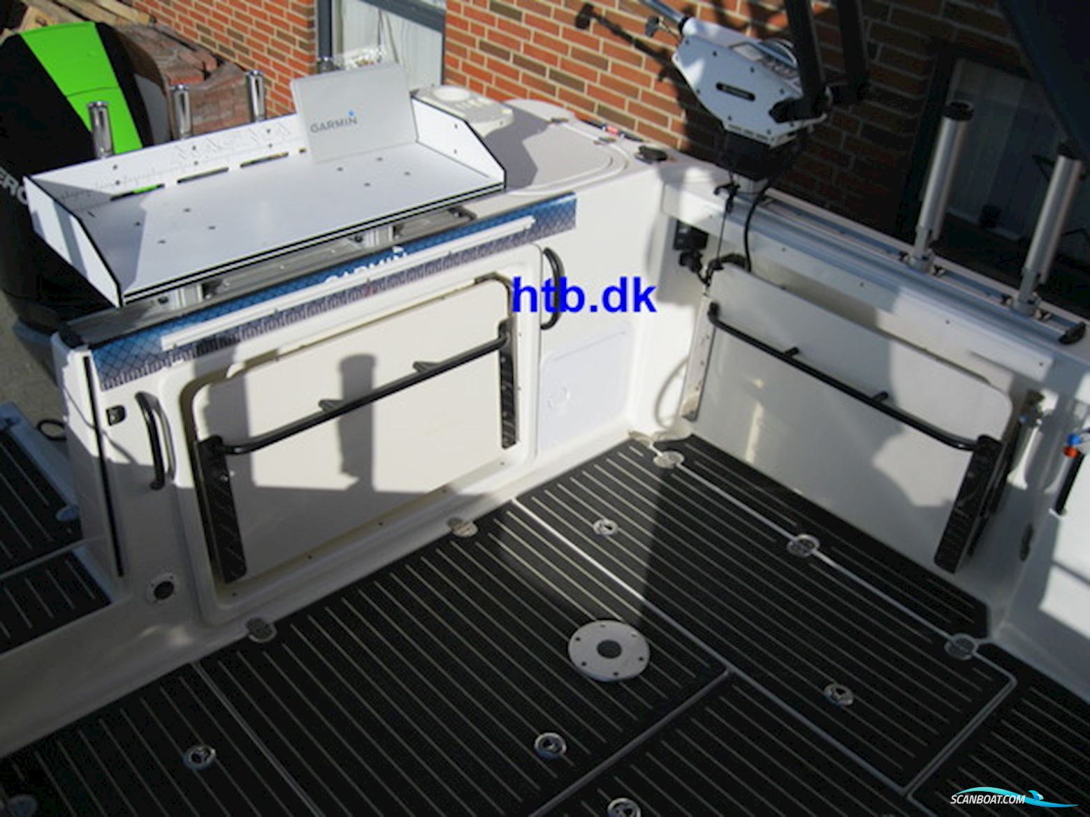 Quicksilver 675 Pilothouse Explorer Edition model m/Mercury F250 hk V8 Verado og Brenderup trailer - NU NEDSAT KR. 200.000,- !