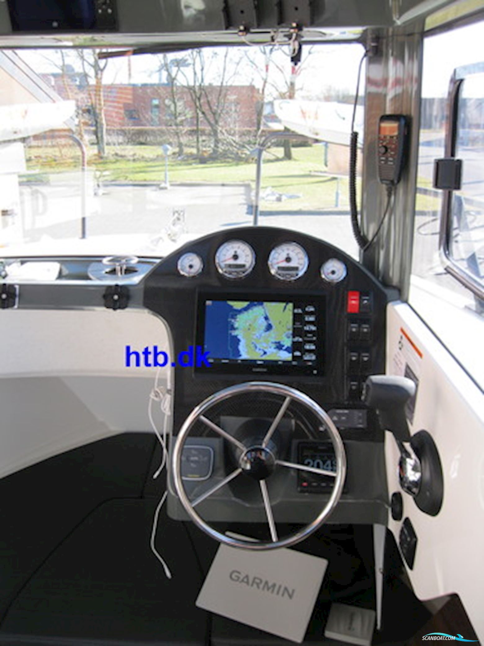 Quicksilver 675 Pilothouse Explorer Edition model m/Mercury F250 hk V8 Verado og Brenderup trailer - NU NEDSAT KR. 200.000,- !