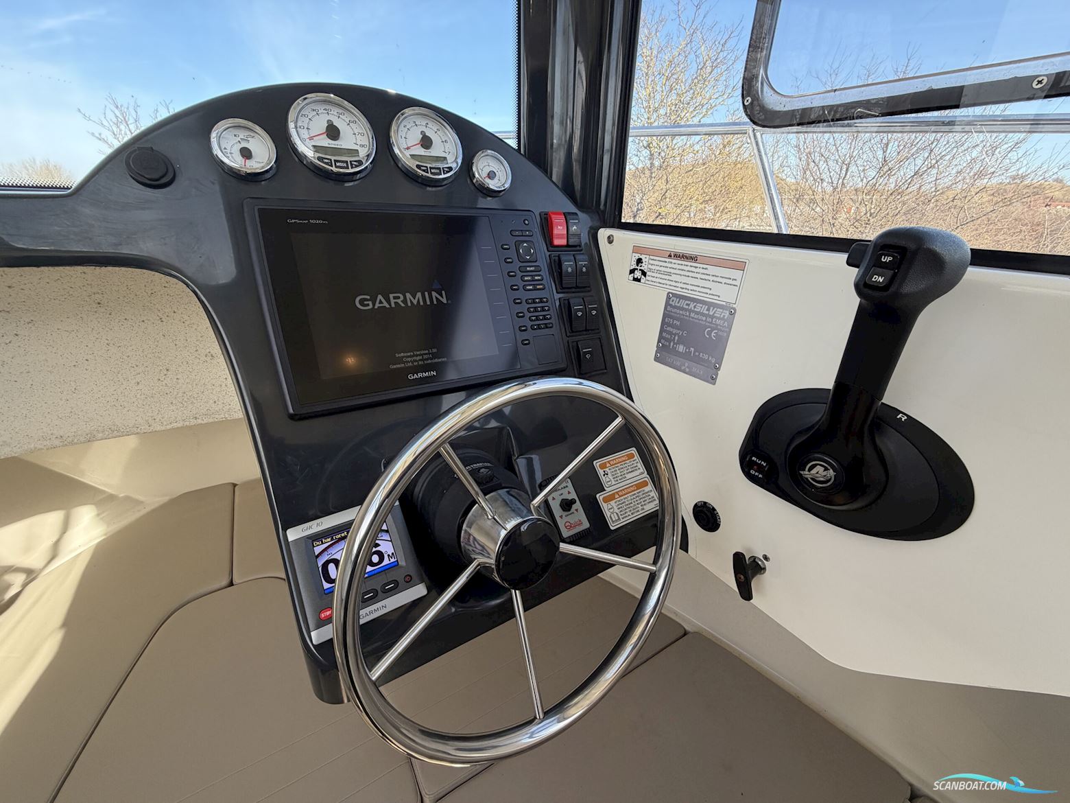 Quicksilver 675 Pilothouse