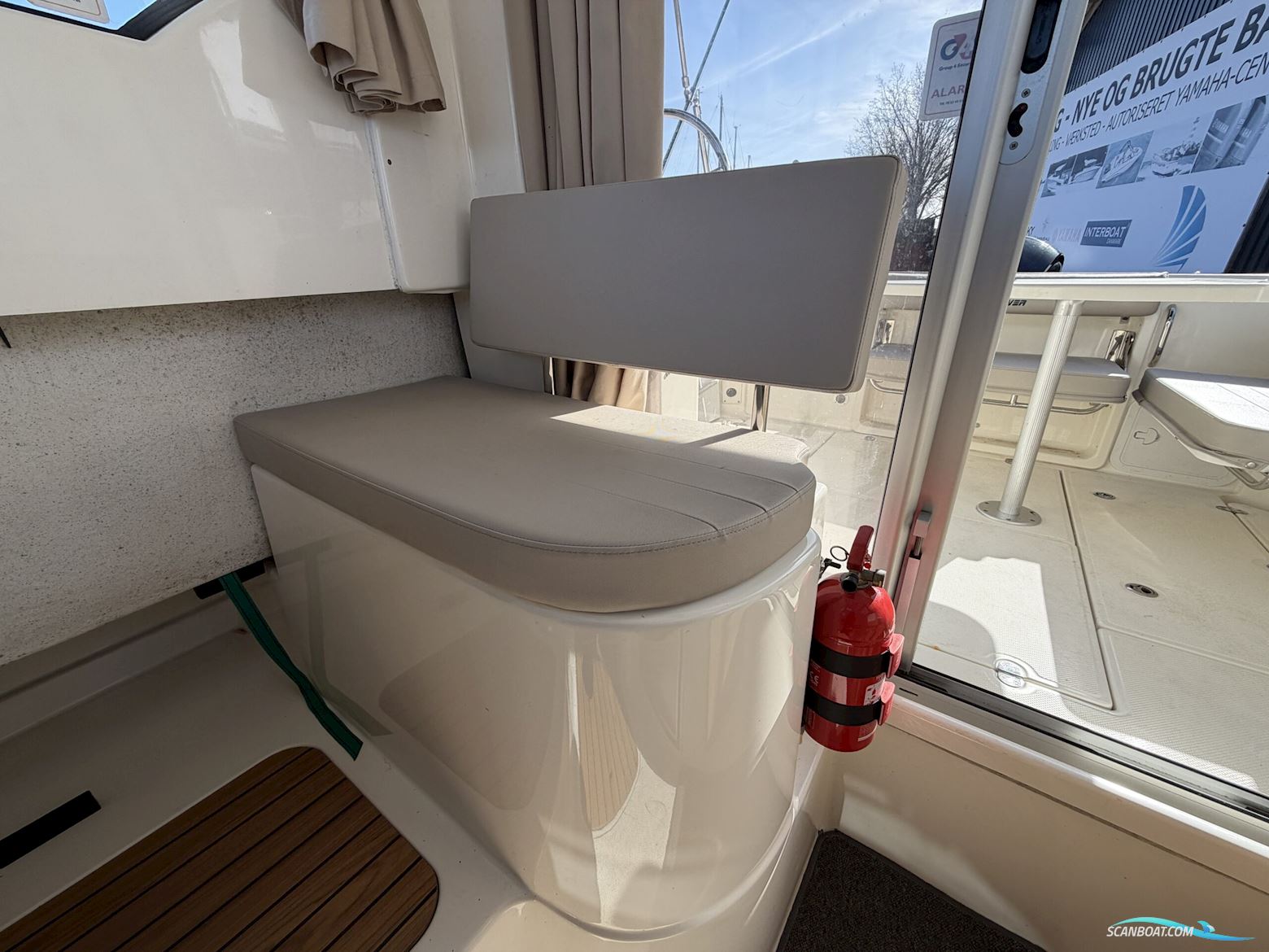 Quicksilver 675 Pilothouse