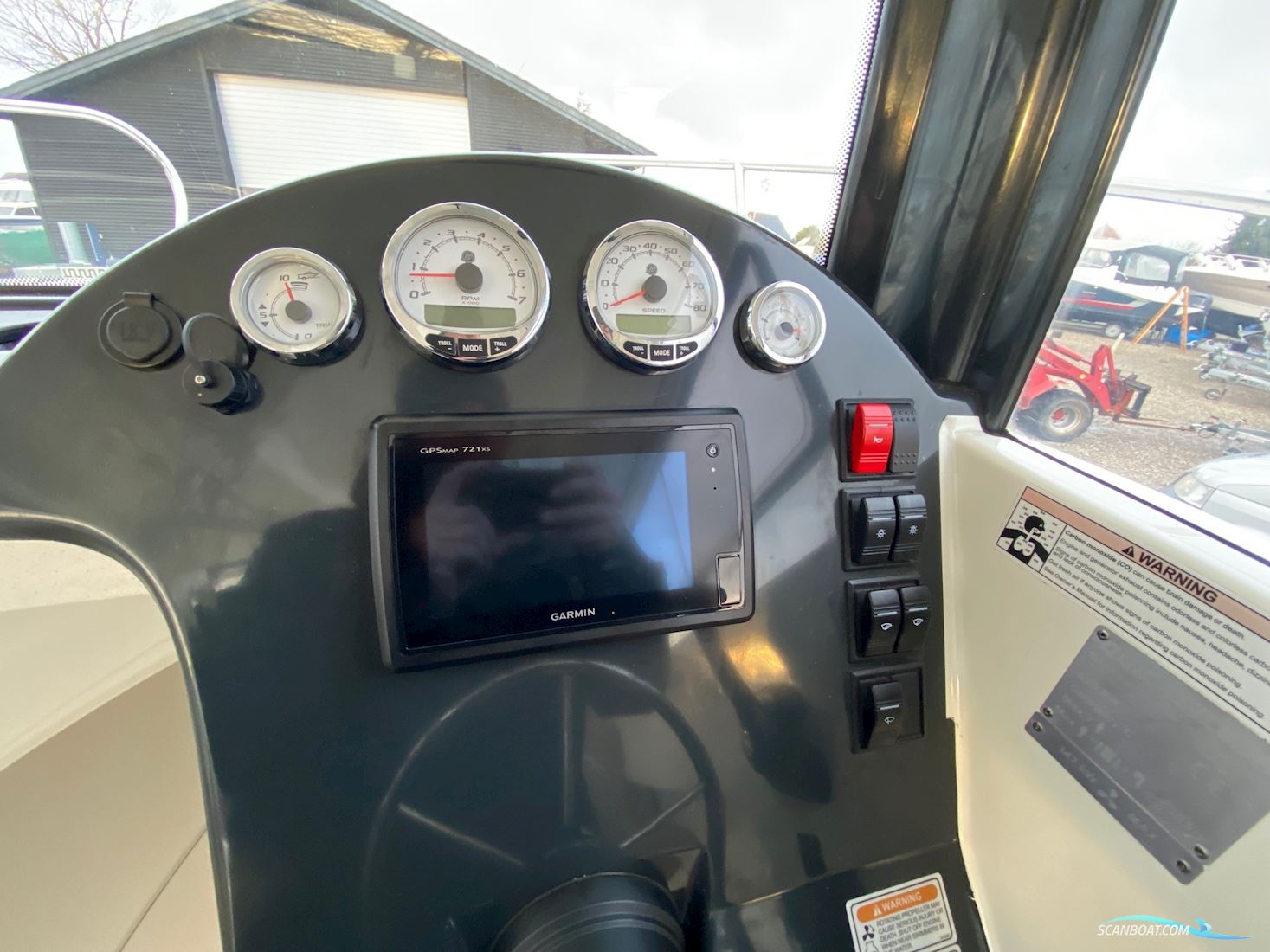Quicksilver 675 Pilothouse