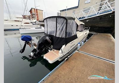 Quicksilver 675 Weekender Motorboten 2024, met Mercury  F150 motor, United Kingdom