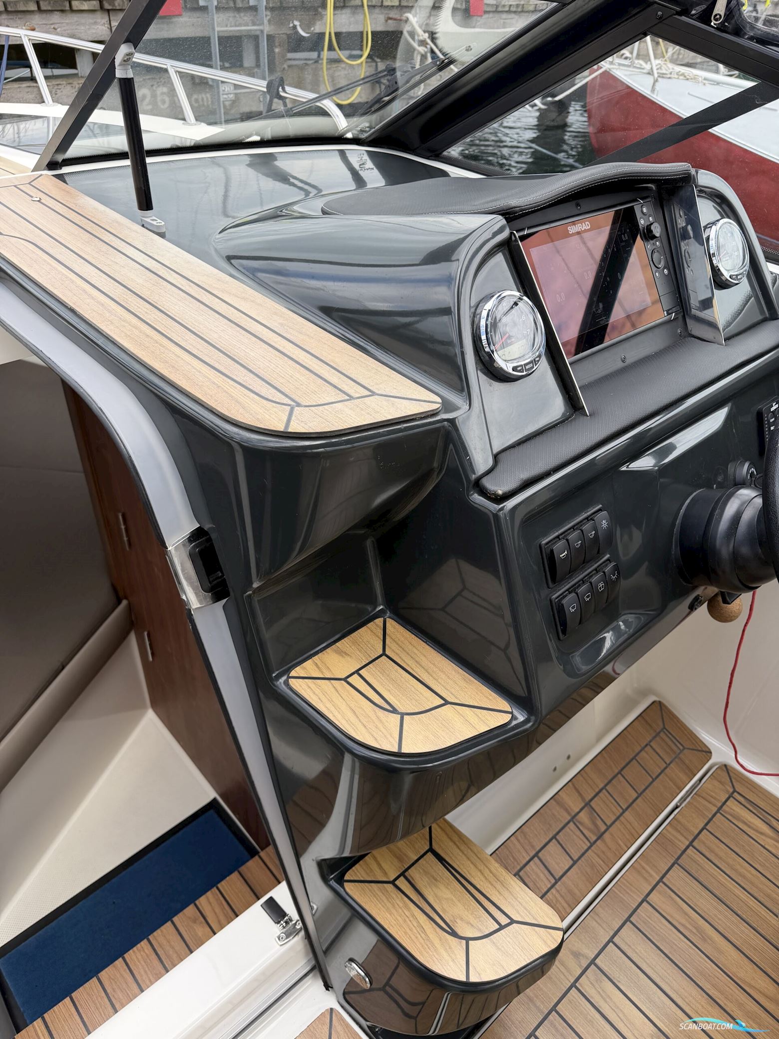 Quicksilver 755 Activ Cruiser, Nedsat