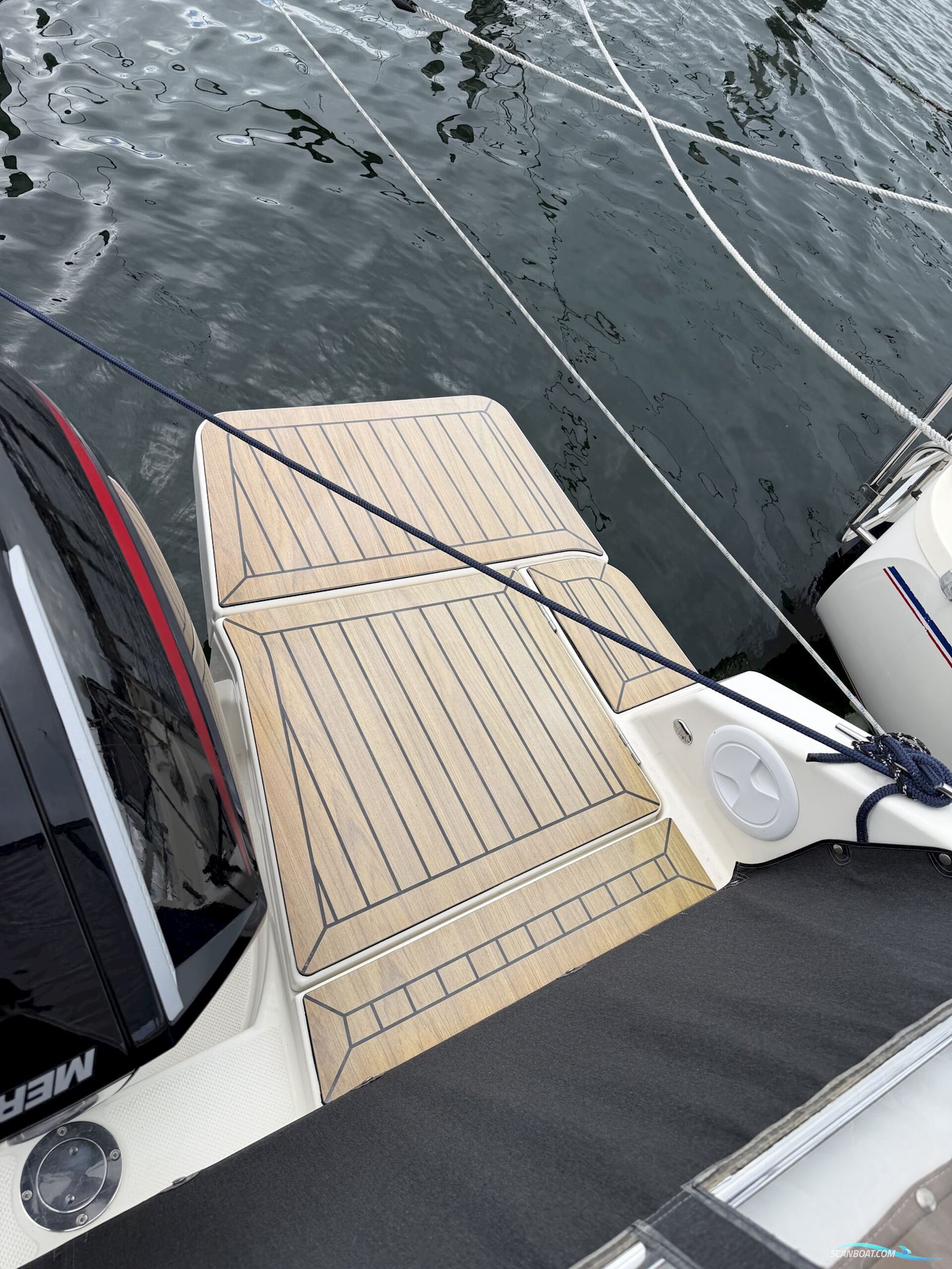 Quicksilver 755 Activ Cruiser, Nedsat