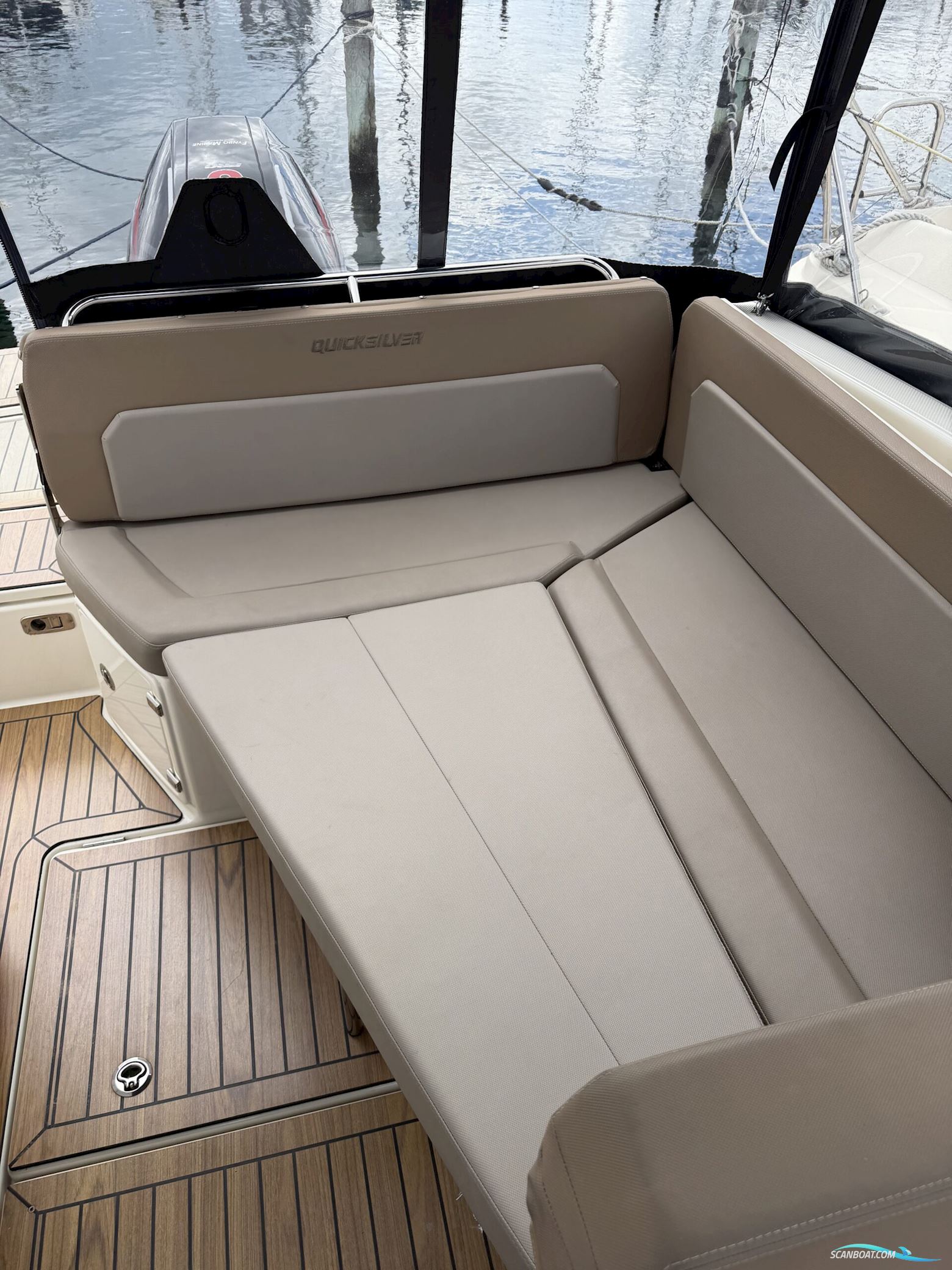 Quicksilver 755 Activ Cruiser, Nedsat