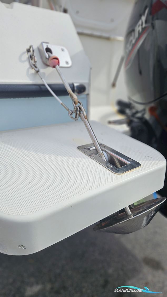 Quicksilver 755 Pilothouse