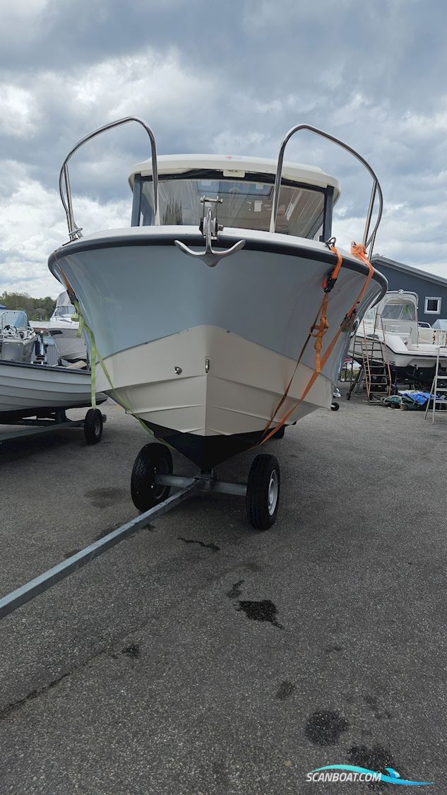 Quicksilver 755 Pilothouse