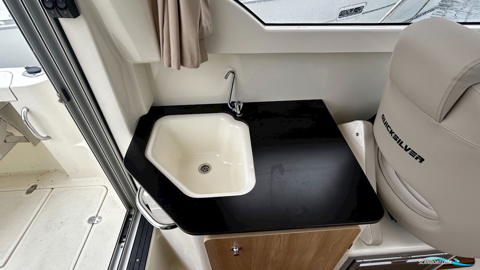 Quicksilver 755 Pilothouse