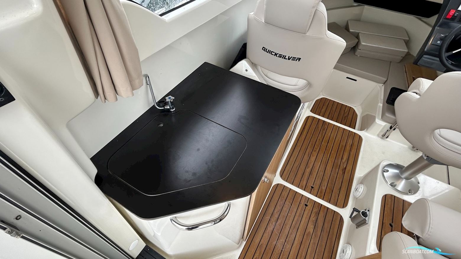 Quicksilver 755 Pilothouse