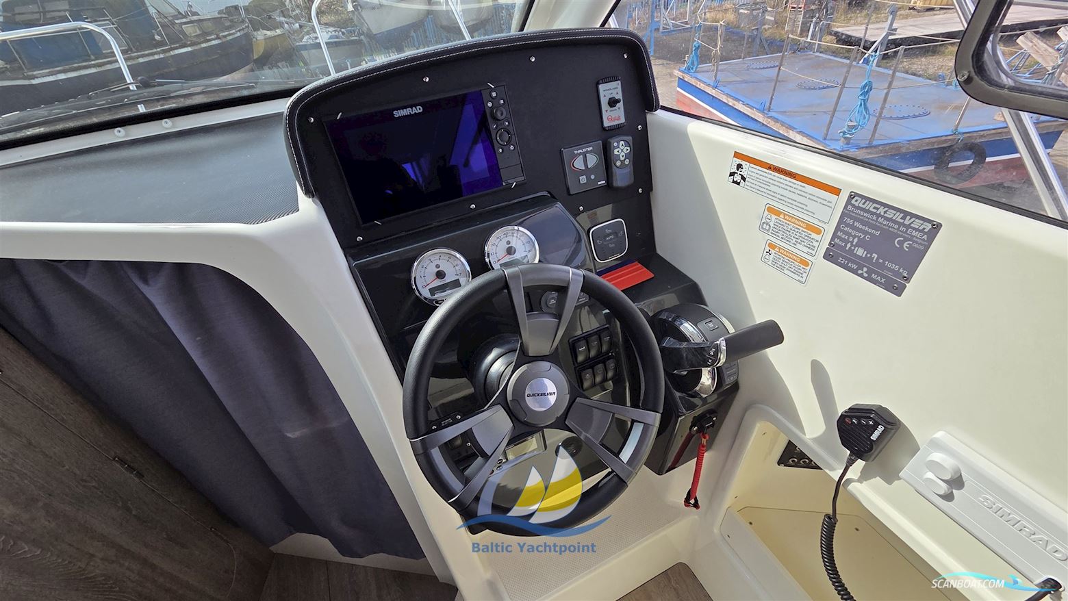 Quicksilver 755 Weekend