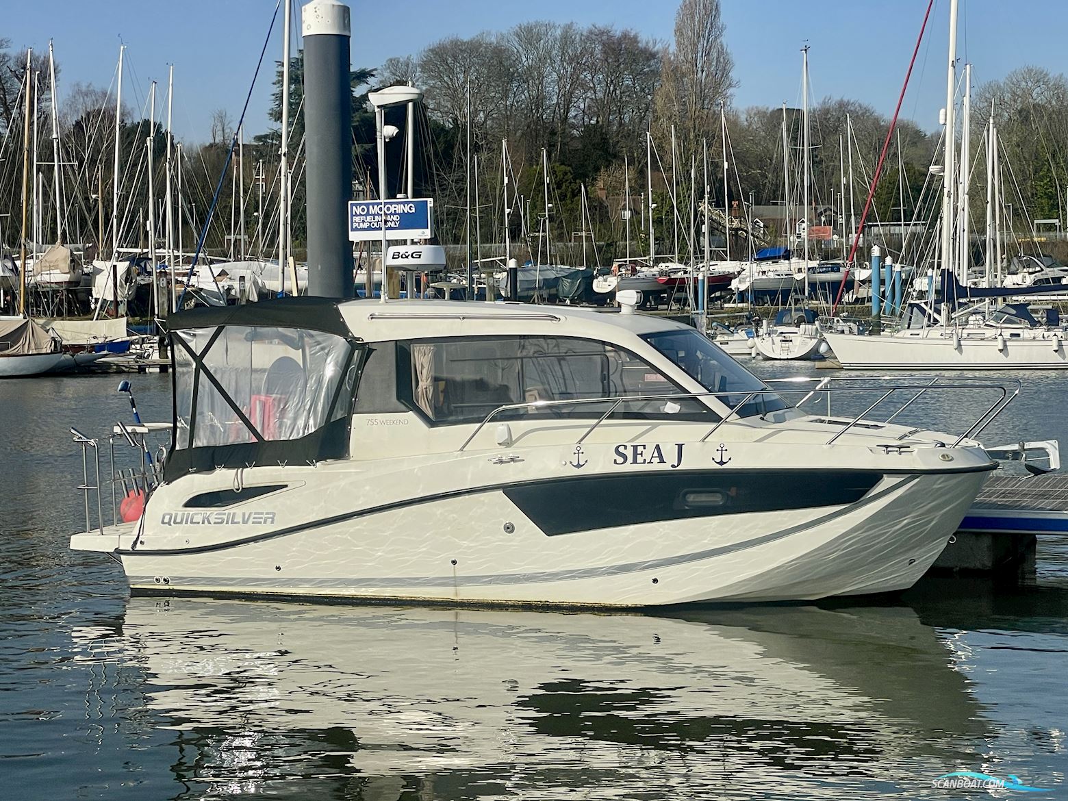 Quicksilver 755 Weekend Motorboten 2016, met Mercruiser motor, United Kingdom