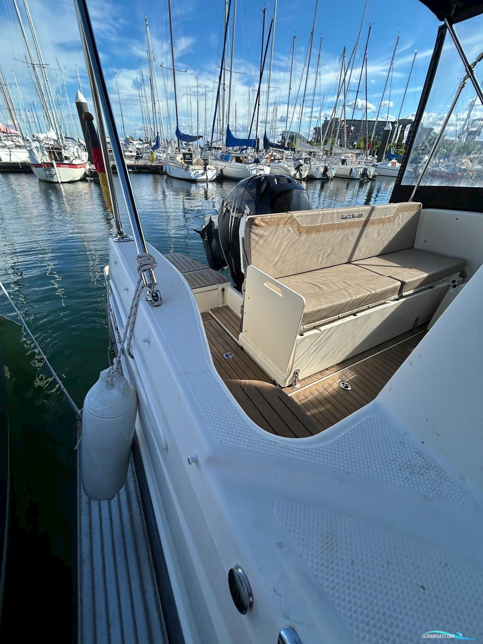 Quicksilver 755 Weekend