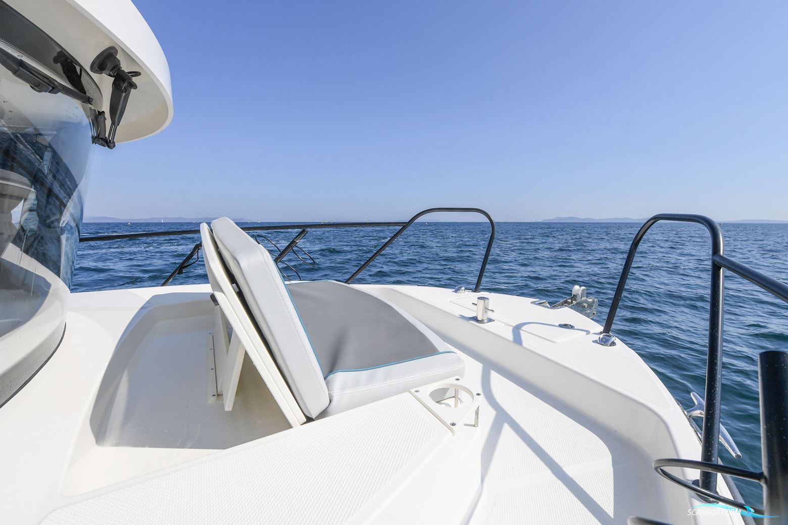 Quicksilver 805 Pilothouse