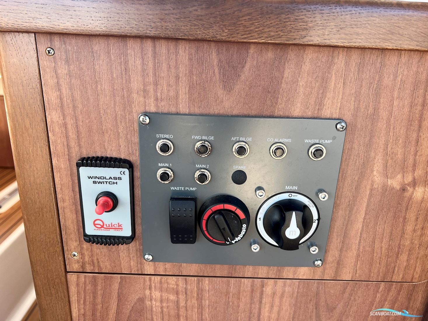 Quicksilver 855 Activ