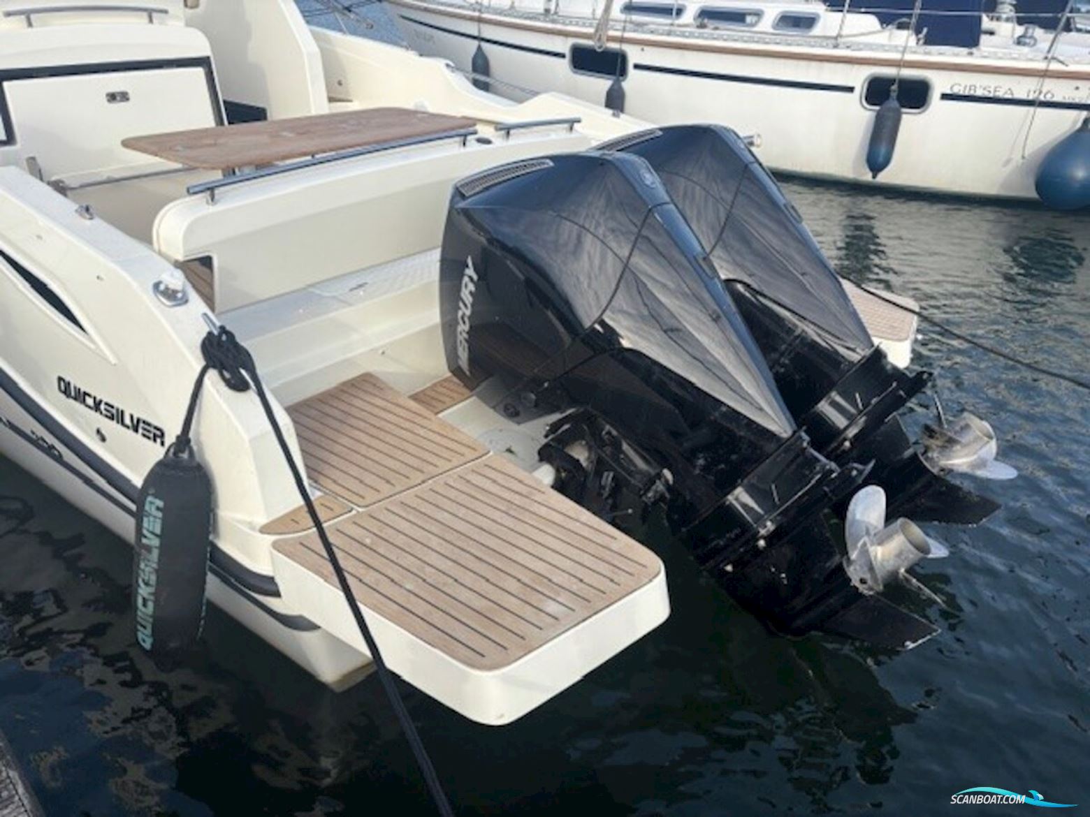 Quicksilver 875 Sundeck Active