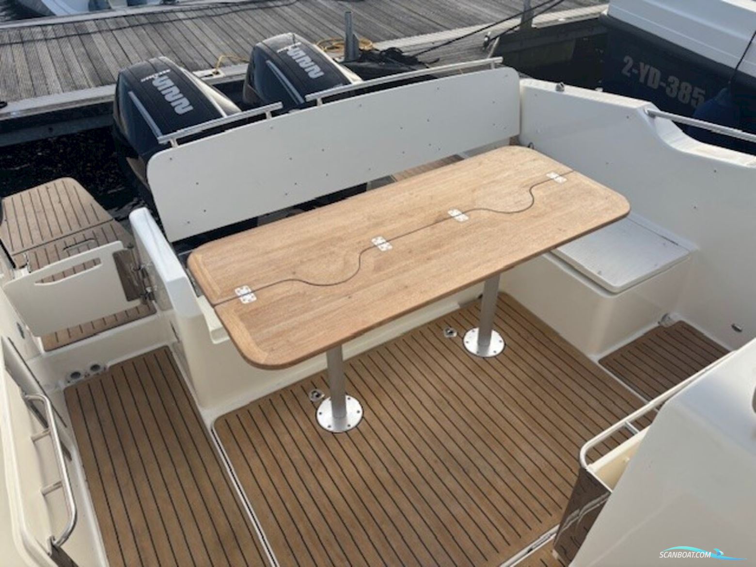 Quicksilver 875 Sundeck Active