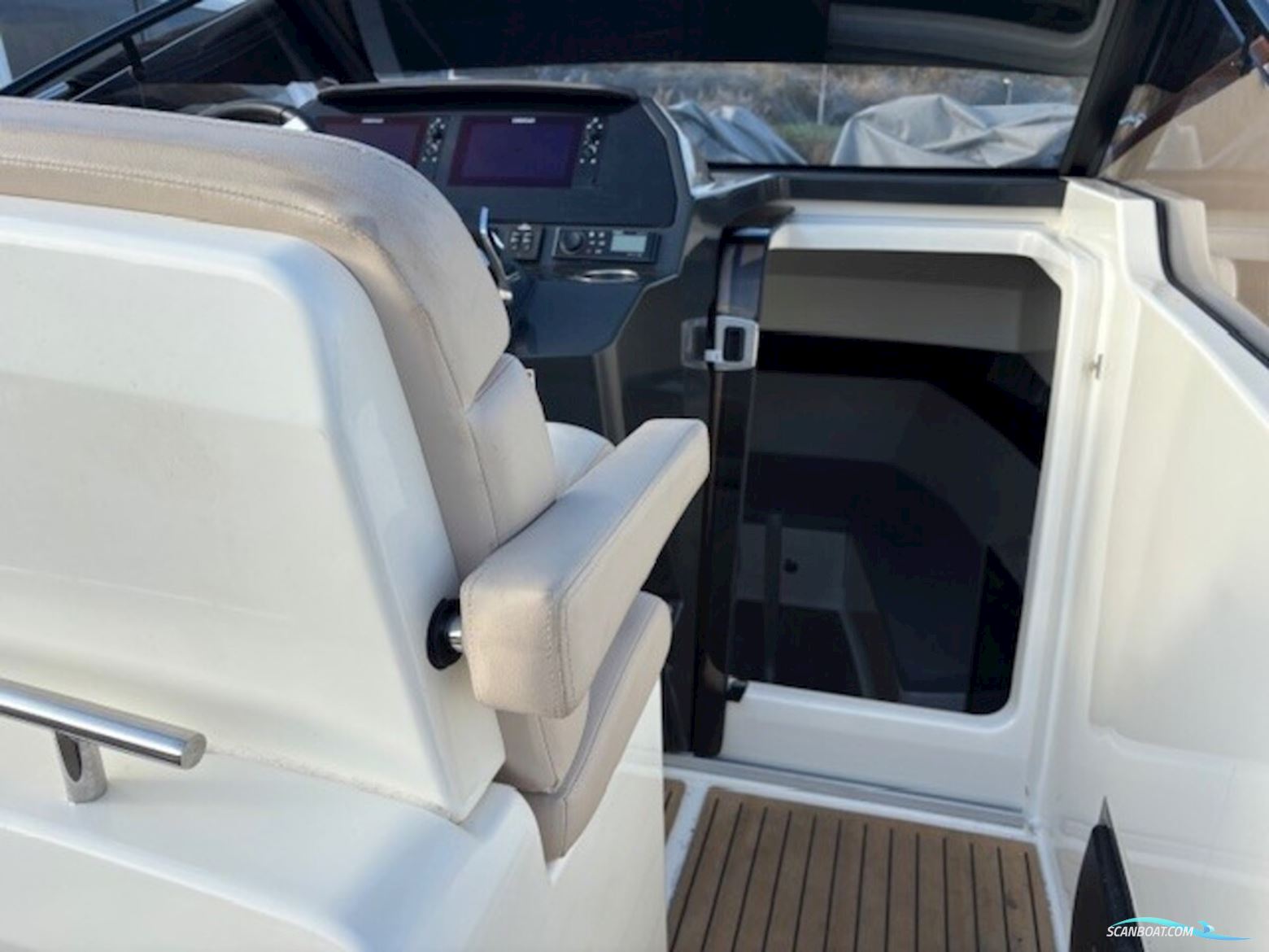 Quicksilver 875 Sundeck Active