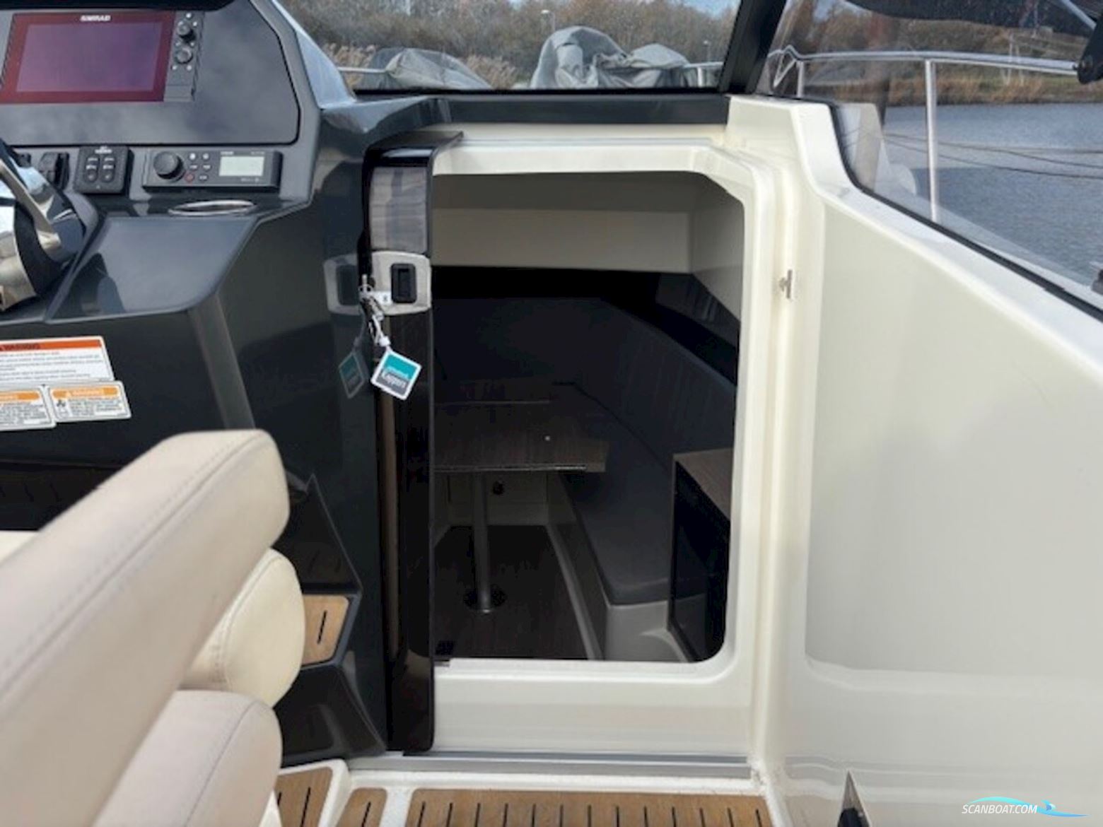 Quicksilver 875 Sundeck Active