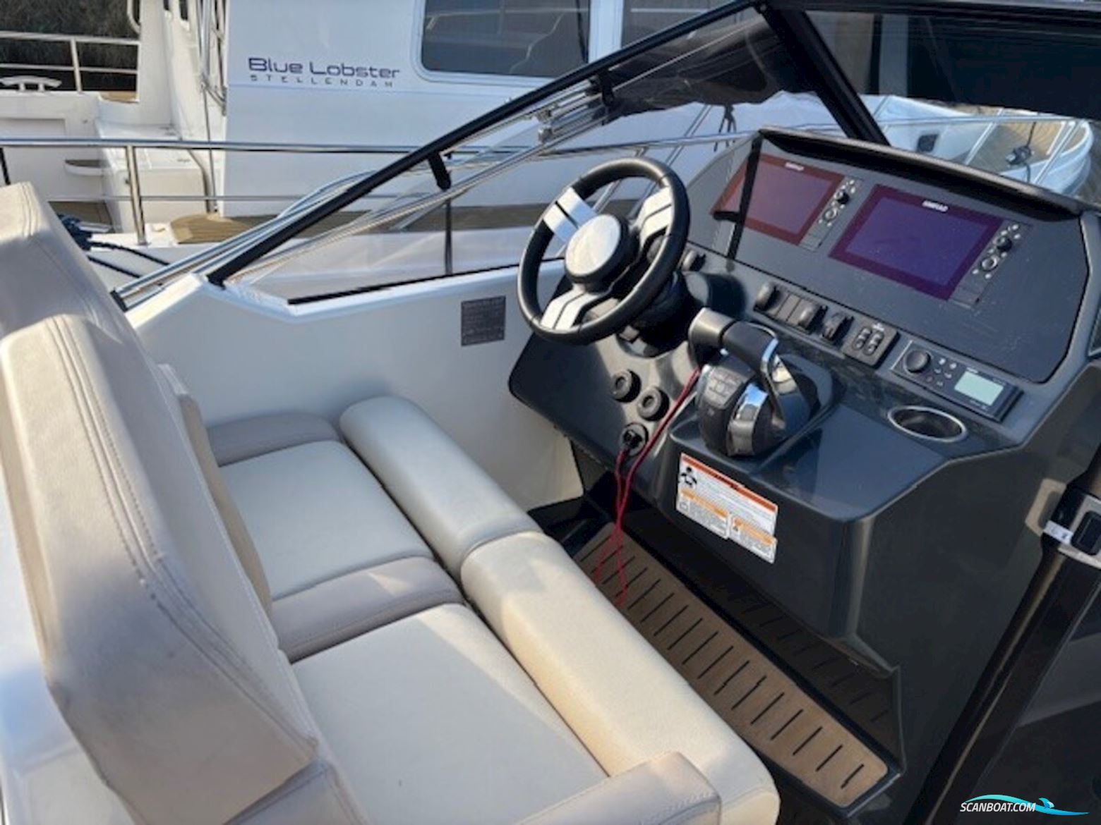 Quicksilver 875 Sundeck Active