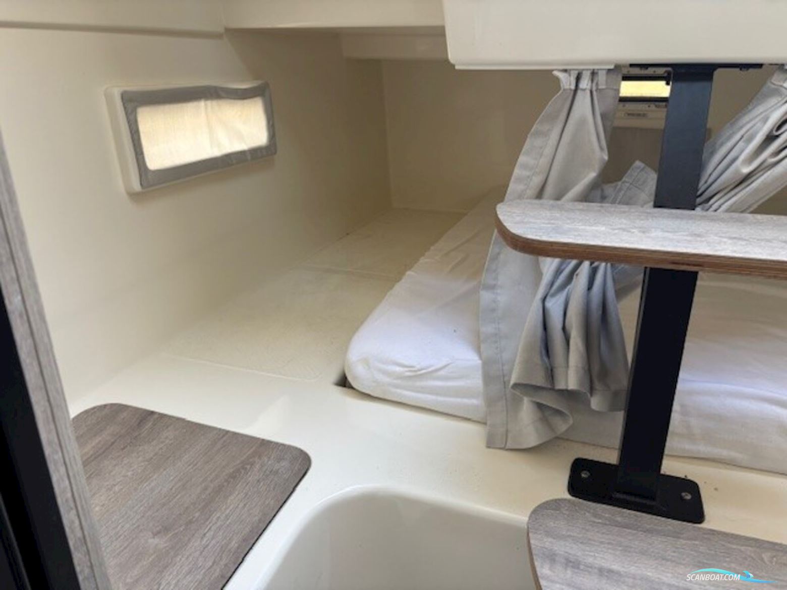 Quicksilver 875 Sundeck Active