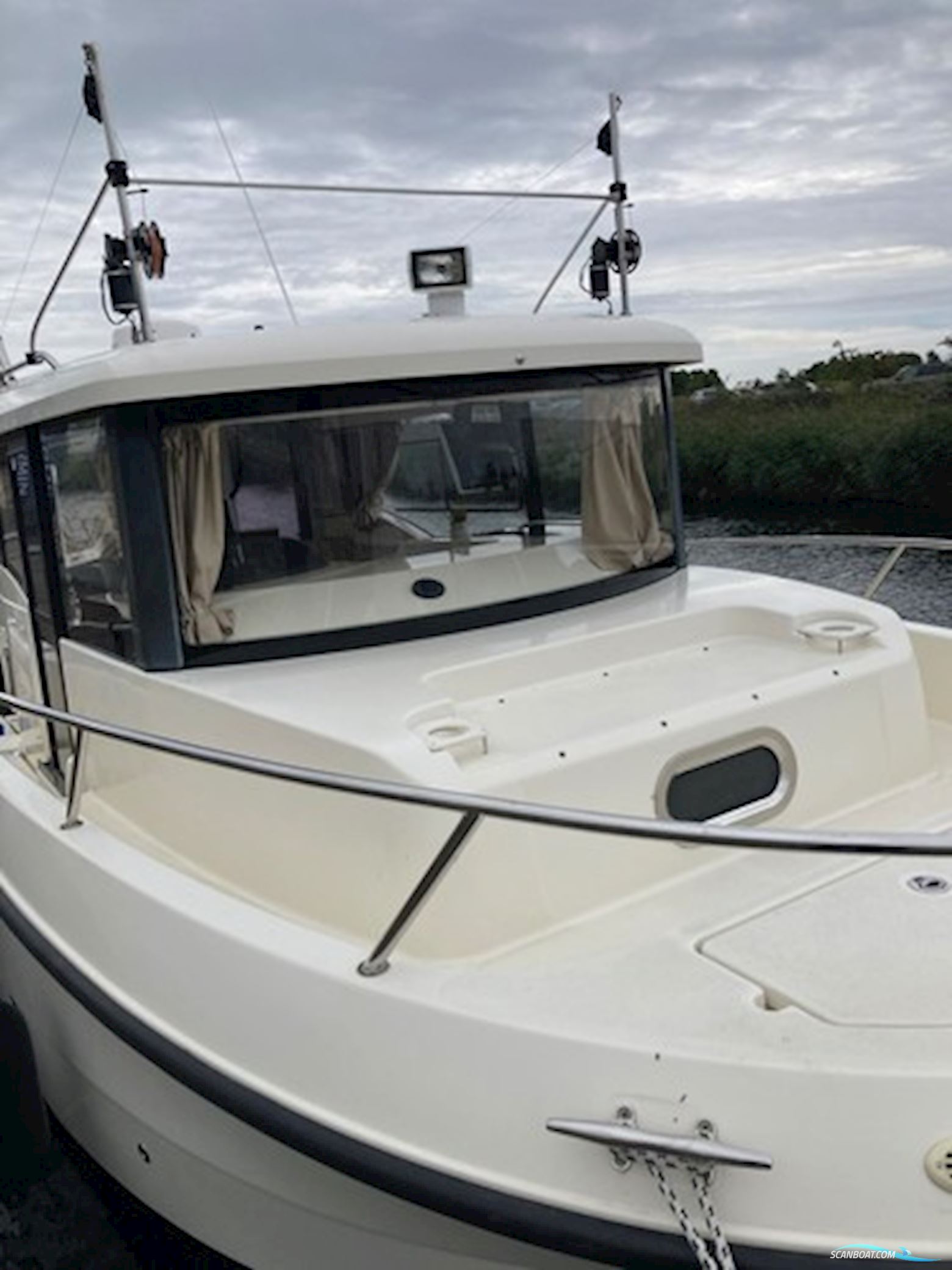 Quicksilver 905 pilothouse (twin 225)