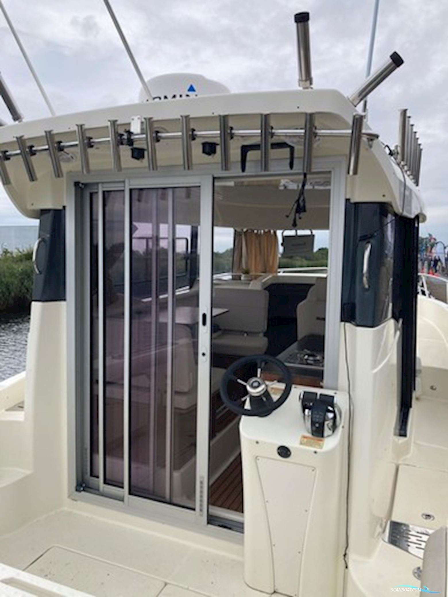Quicksilver 905 pilothouse (twin 225)