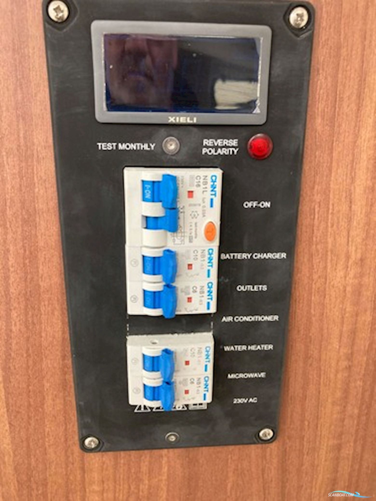 Quicksilver 905 pilothouse (twin 225)