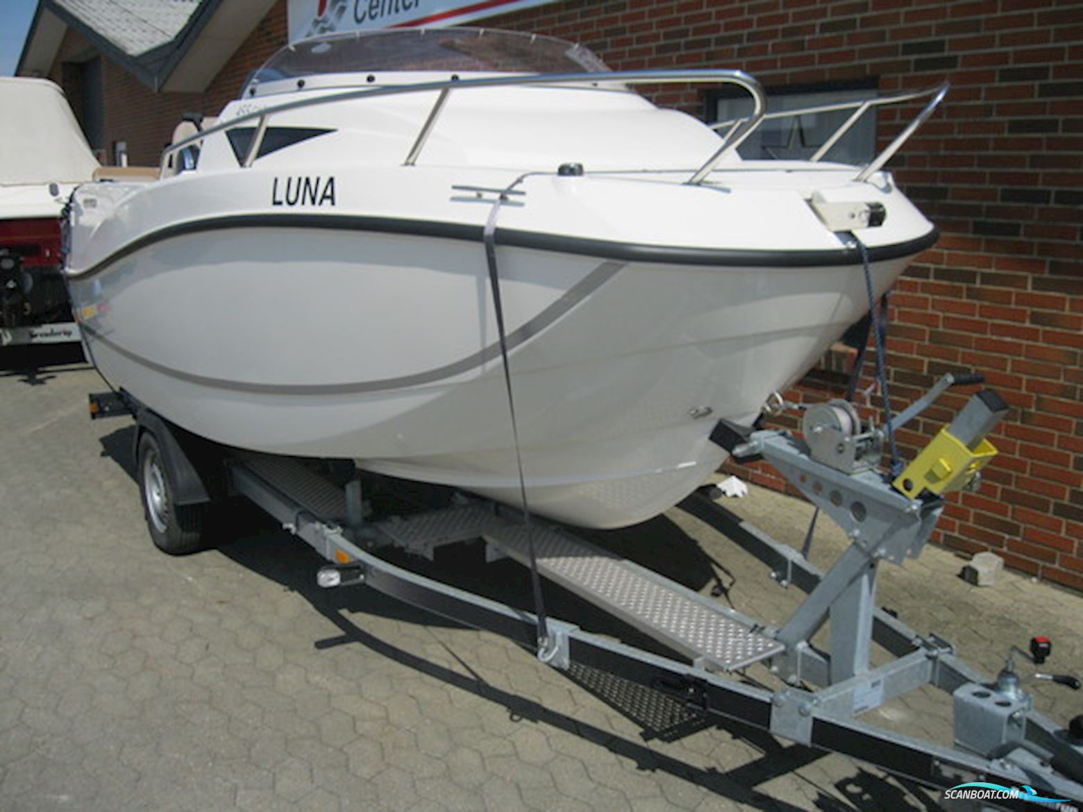 Quicksilver Activ 455 Cabin m/Mercury F50 hk EFI 4-takt og Brenderup trailer