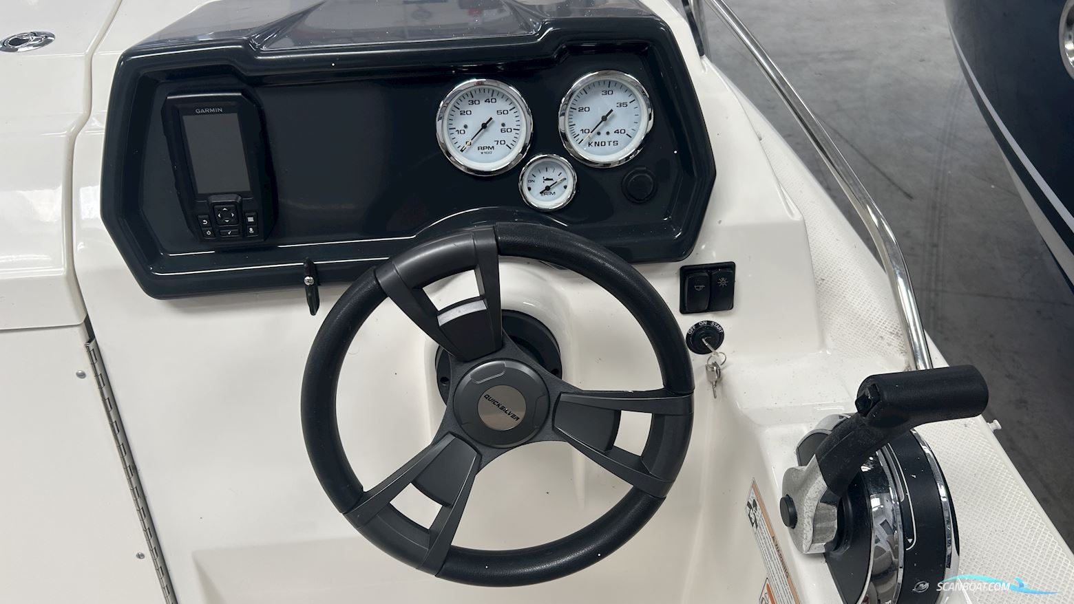 Quicksilver Activ 455 Cabin
