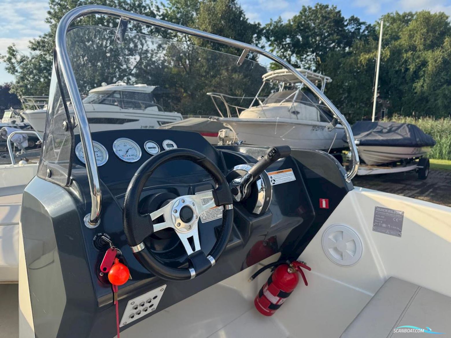 Quicksilver Activ 455 Open