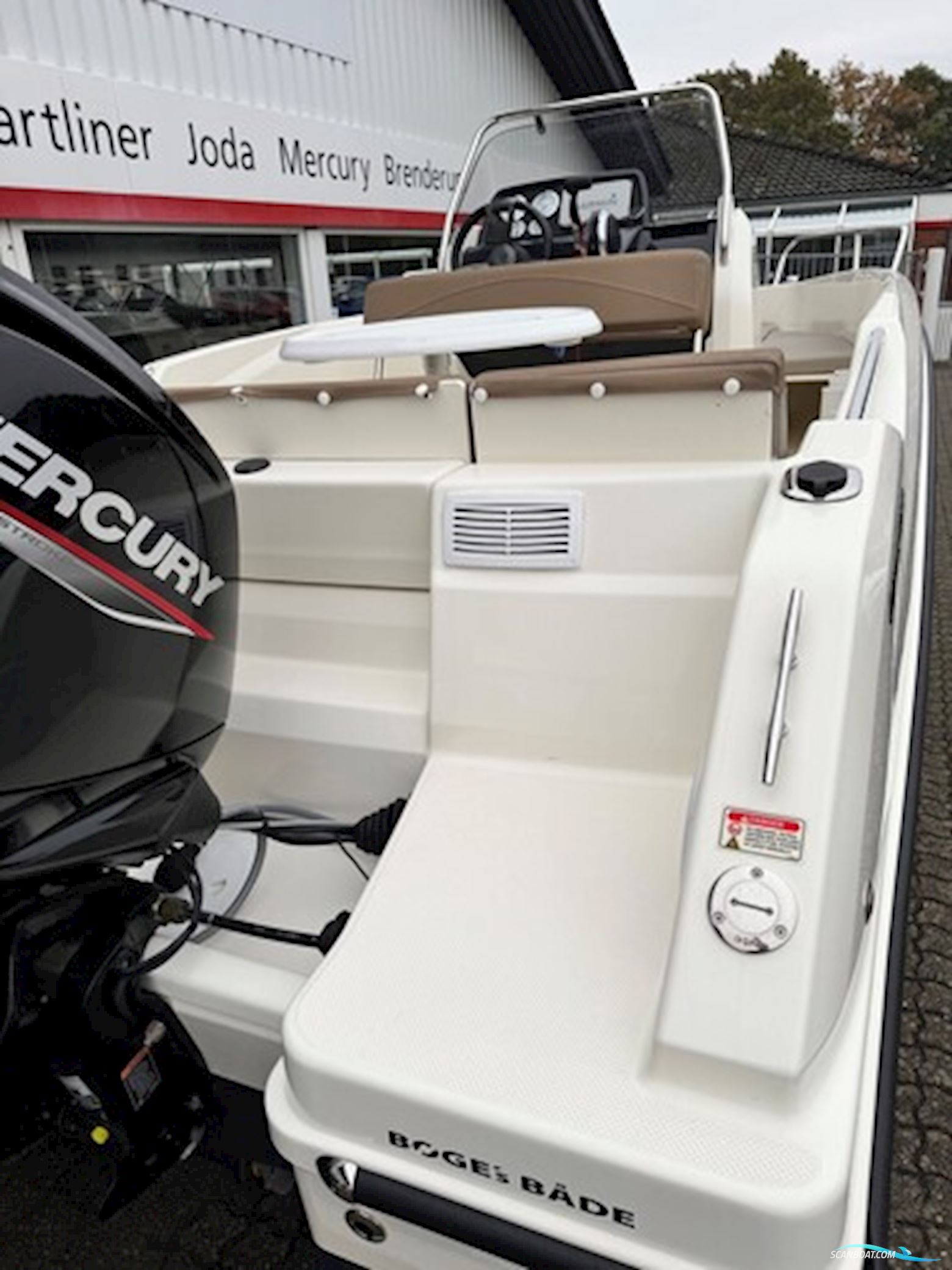 Quicksilver Activ 505 Open Med 100 hk Mercury-Efi 4 Takt 2,1L og 1300 kg Brenderup Bådtrailer