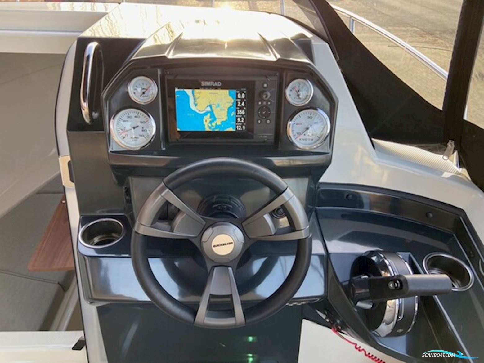 Quicksilver Activ 555 Cabin m/Mercury F115 hk og Brenderup trailer