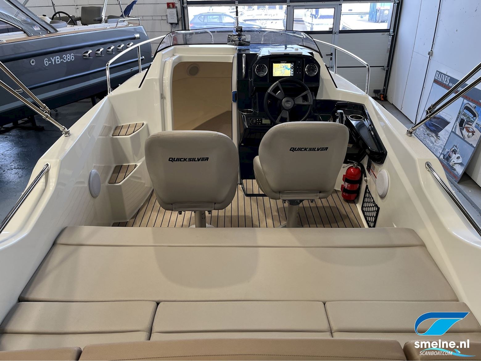 Quicksilver ACTIV 555 CABIN