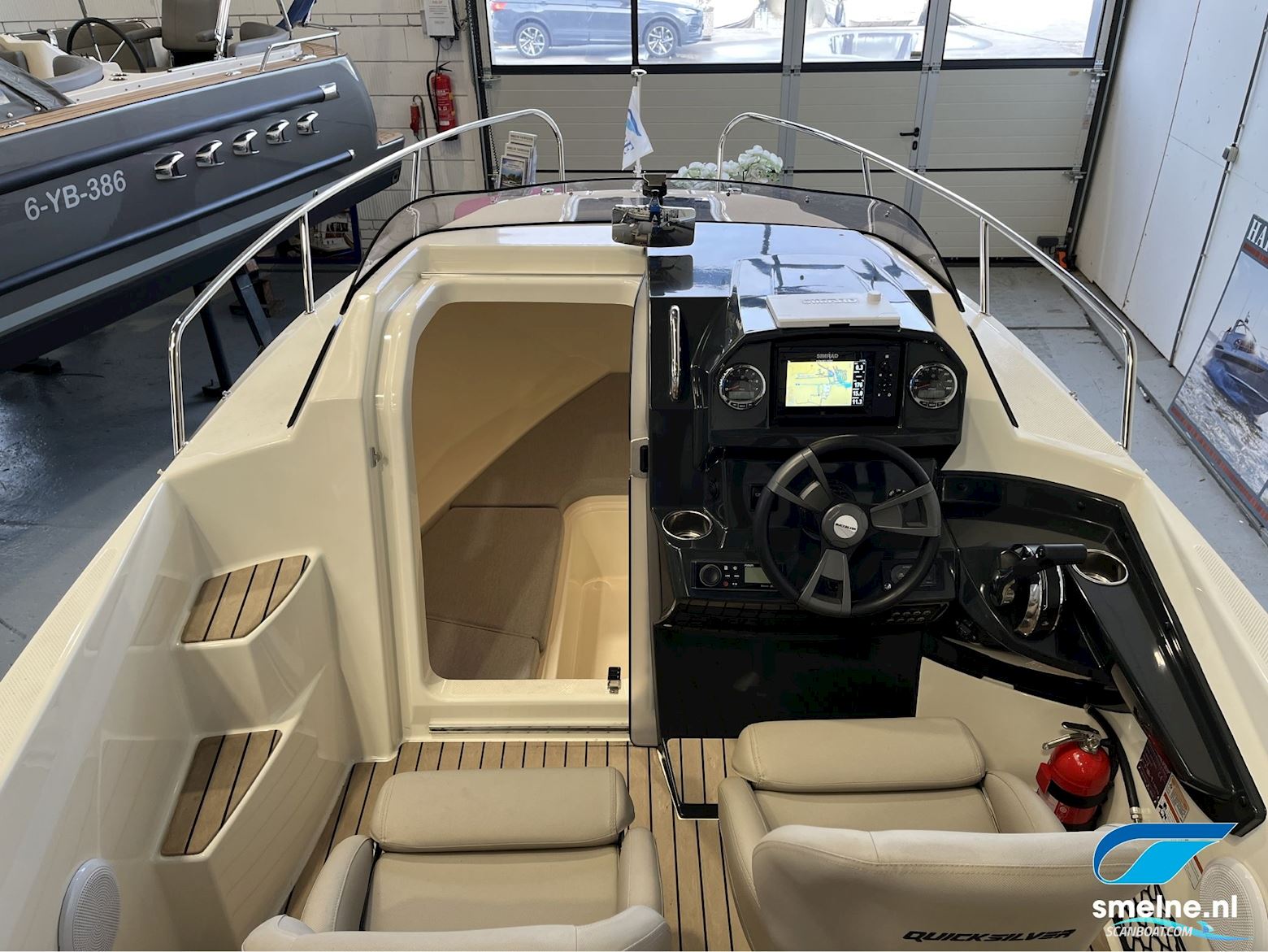 Quicksilver ACTIV 555 CABIN