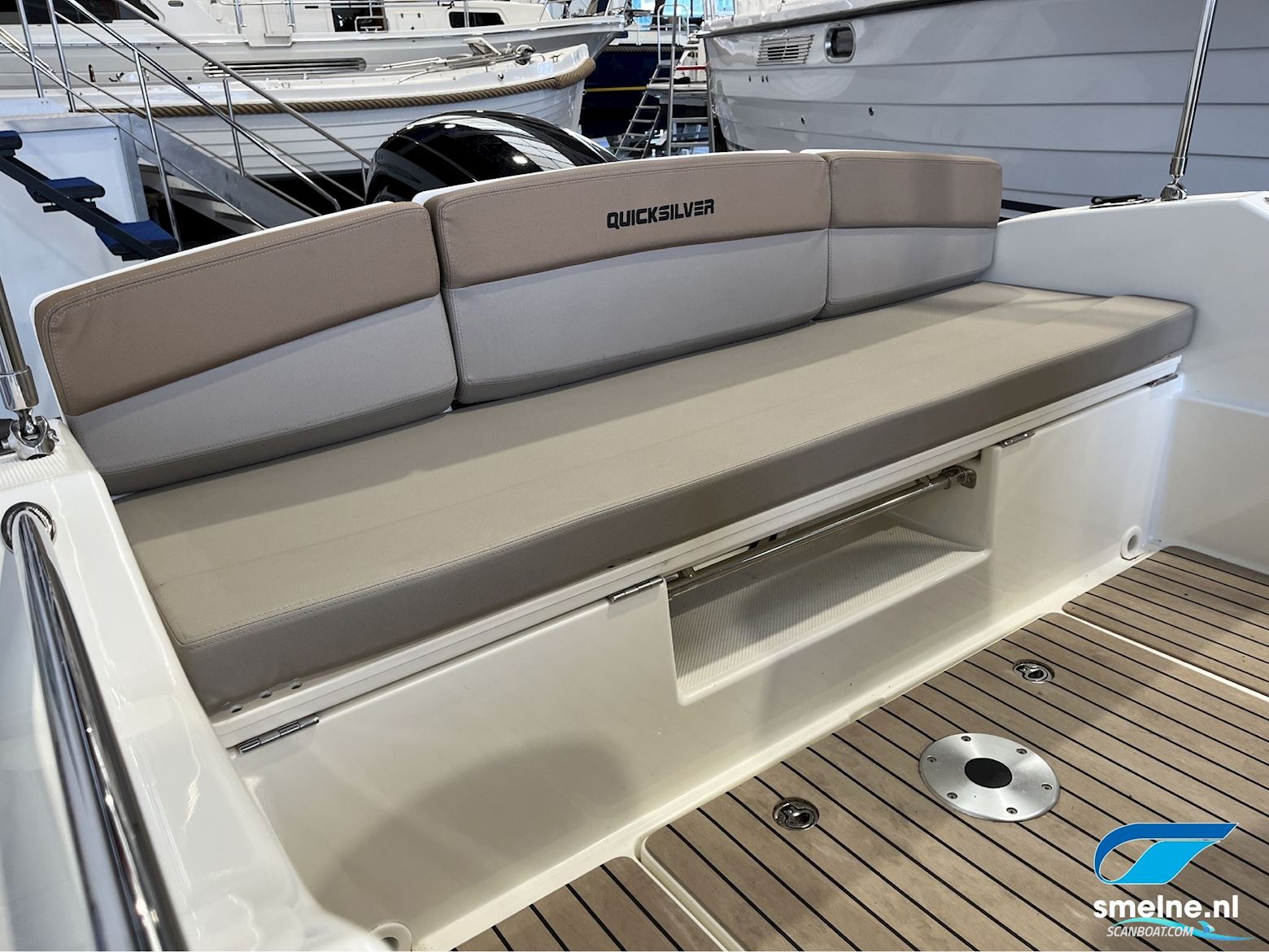 Quicksilver ACTIV 555 CABIN