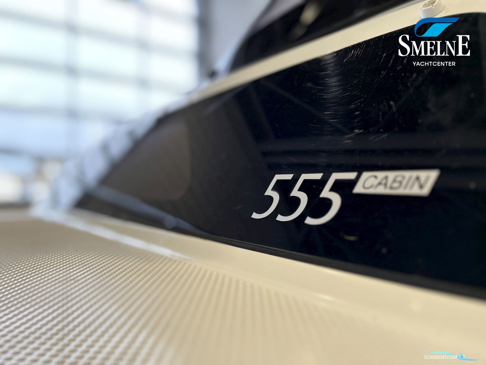 Quicksilver Activ 555 Cabin