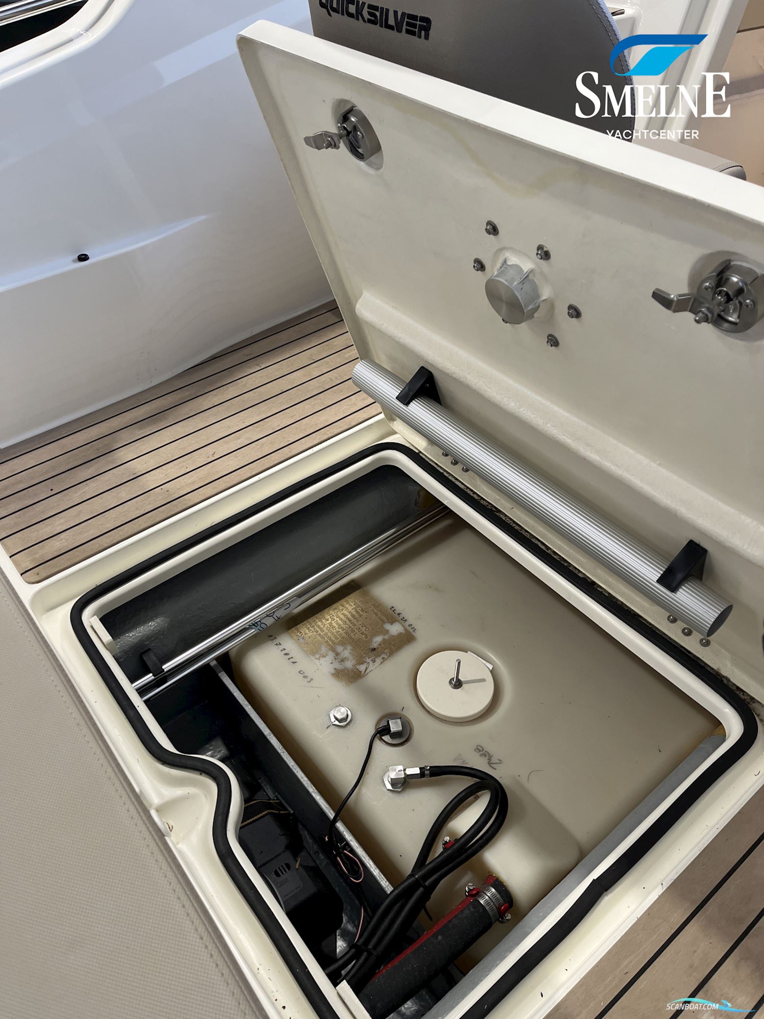 Quicksilver Activ 555 Cabin