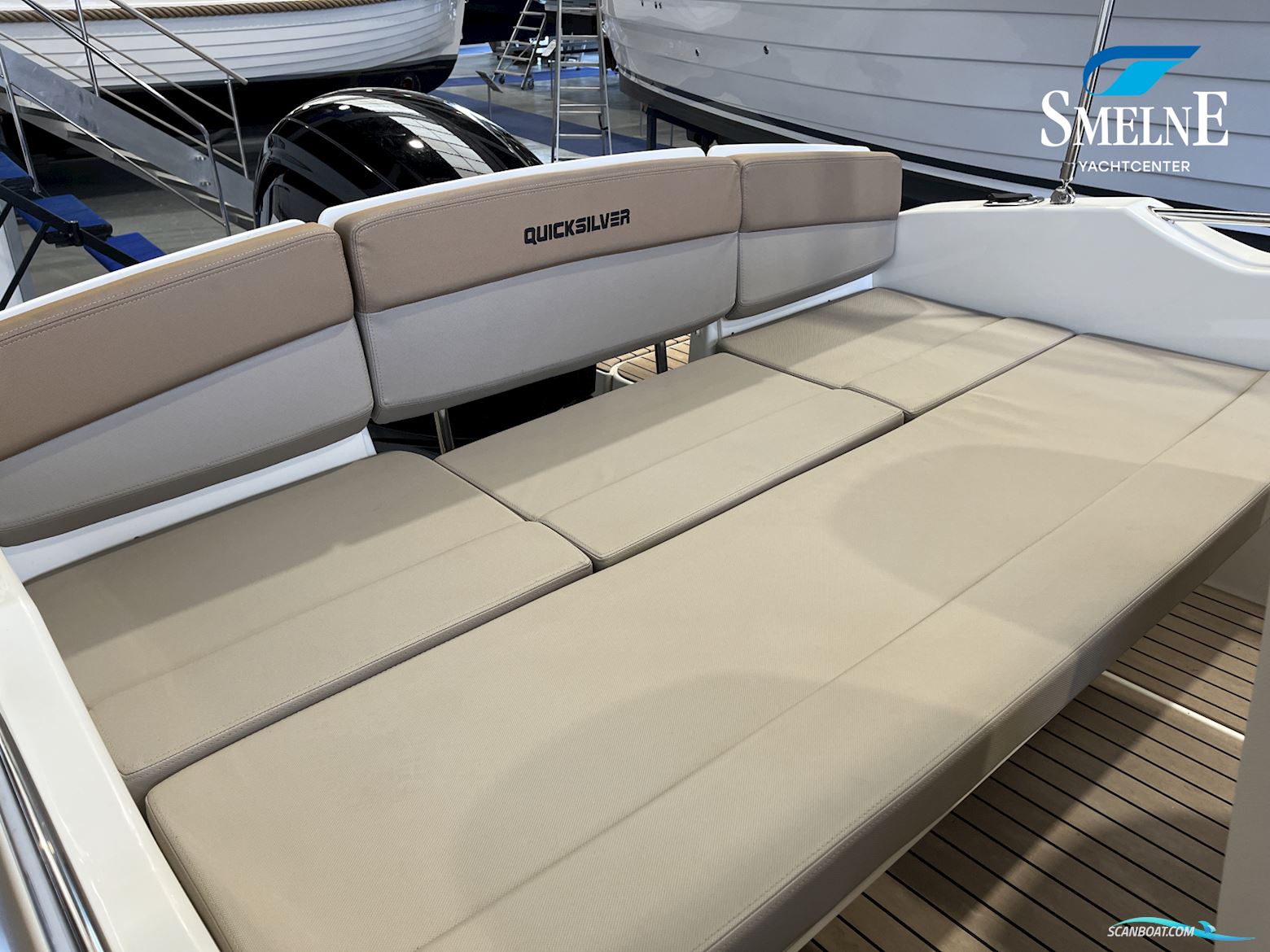 Quicksilver Activ 555 Cabin