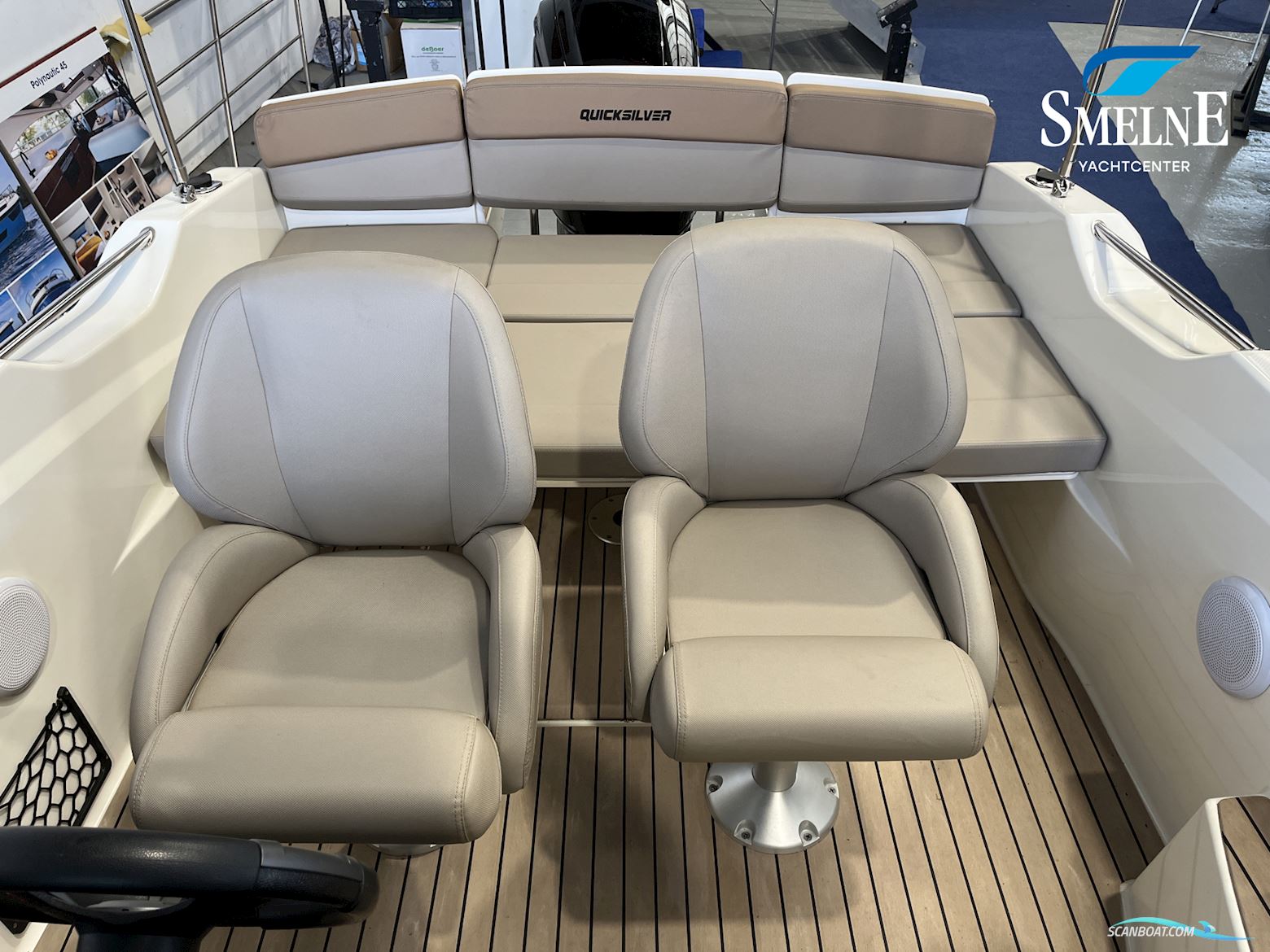 Quicksilver Activ 555 Cabin