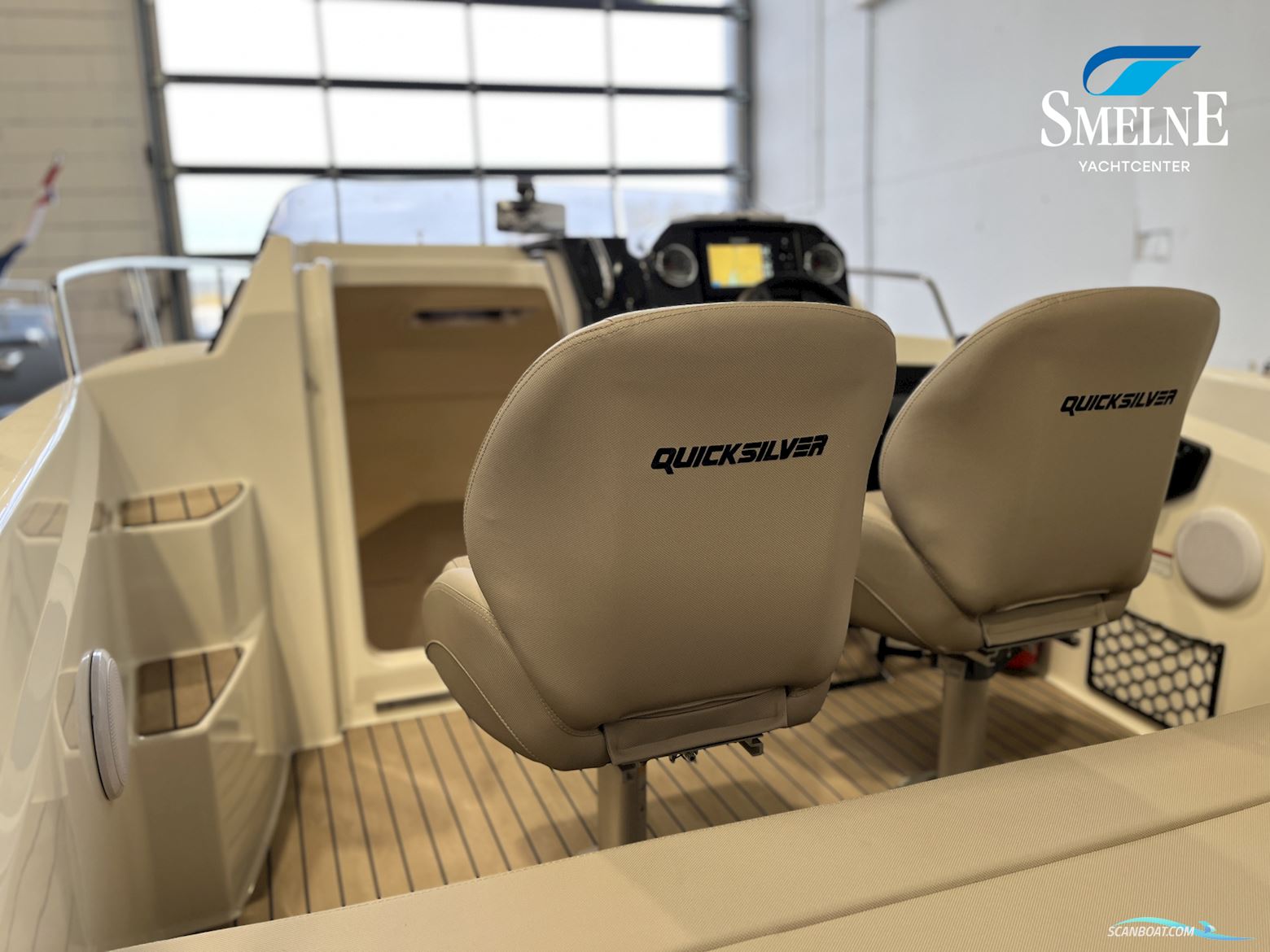 Quicksilver Activ 555 Cabin