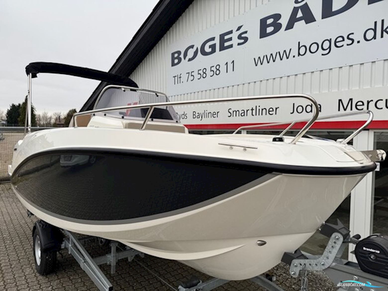 Quicksilver Activ 555 Open Med 100 hk Mercury-Efi CT 4 Takt Med Flot Udstyr