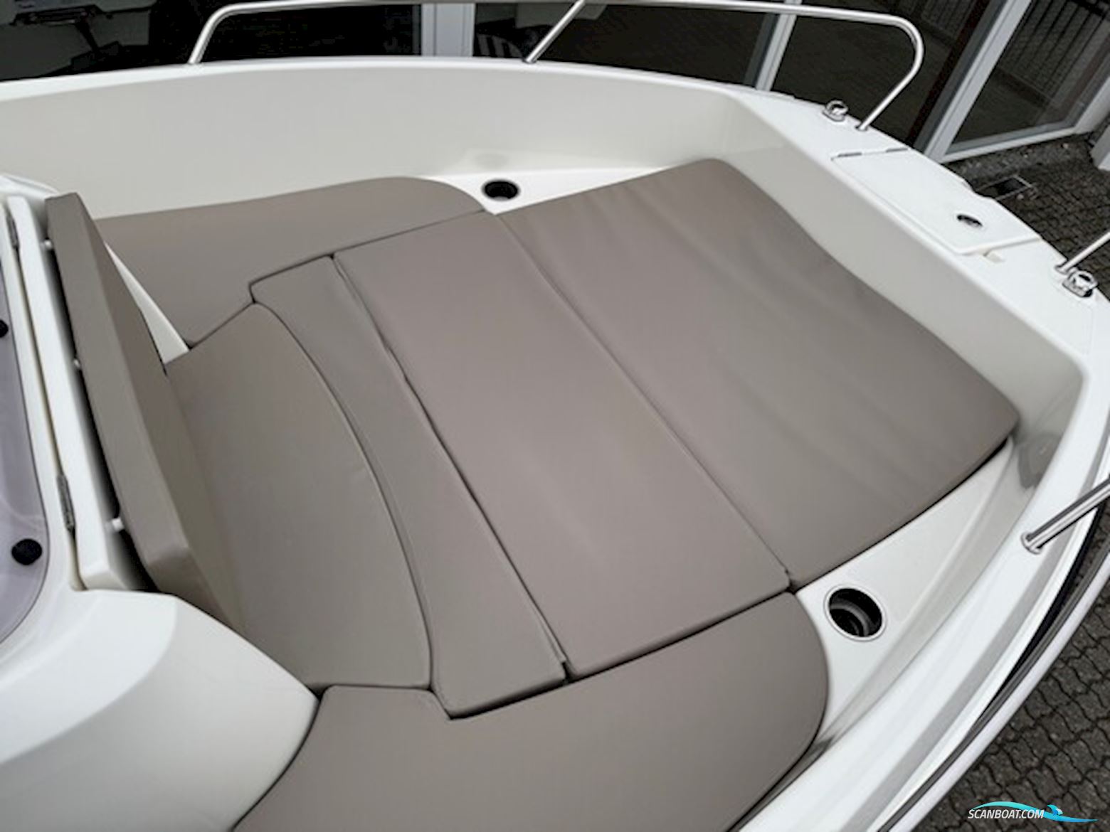 Quicksilver Activ 555 Open Med 100 hk Mercury-Efi CT 4 Takt Med Flot Udstyr