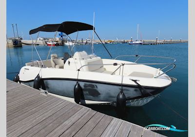 Quicksilver Activ 555 Open Motorboten 2014, met Mariner motor, United Kingdom