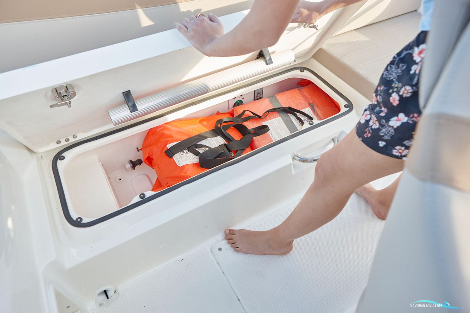 Quicksilver Activ 605 Open 