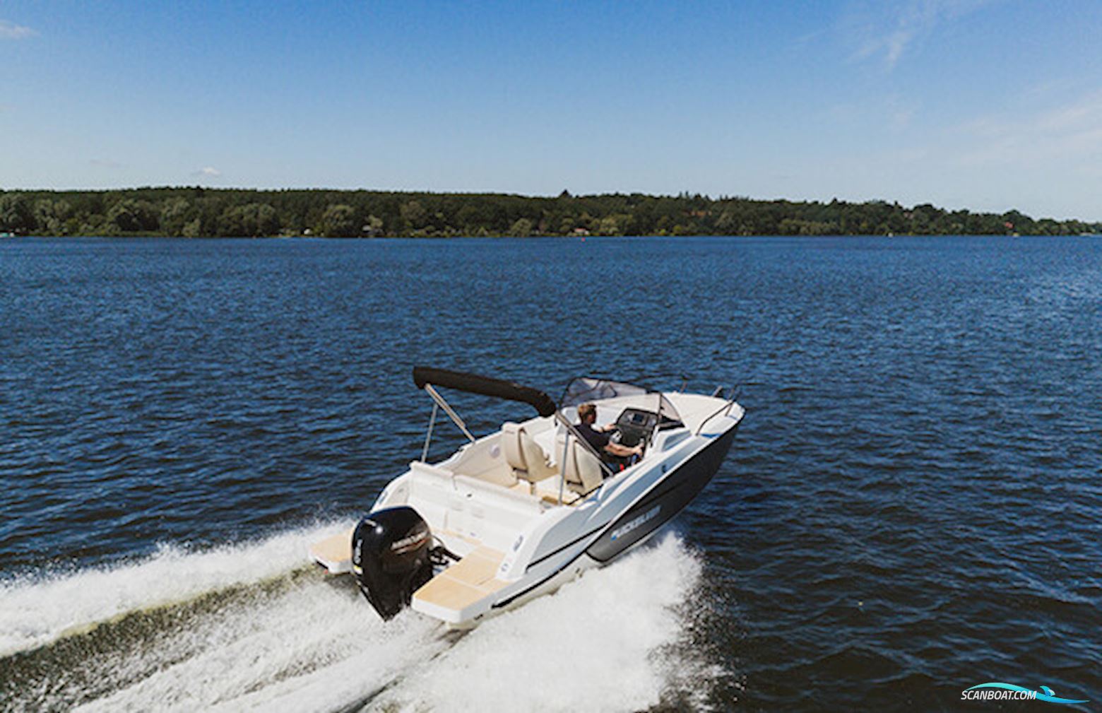 Quicksilver Activ 605 Sundeck Legacy Med F150 Mercury XL 3,0L Cold Fusion White