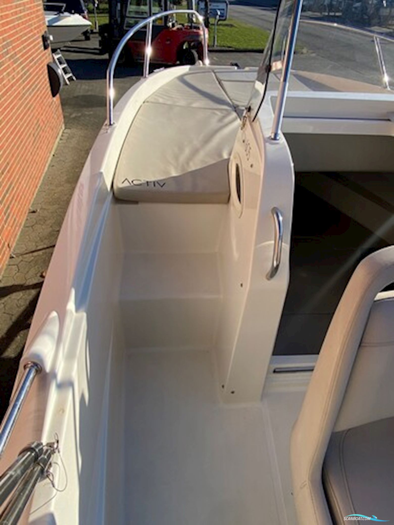 Quicksilver Activ 605 Sundeck m/Mercury F150 hk og Brenderup trailer