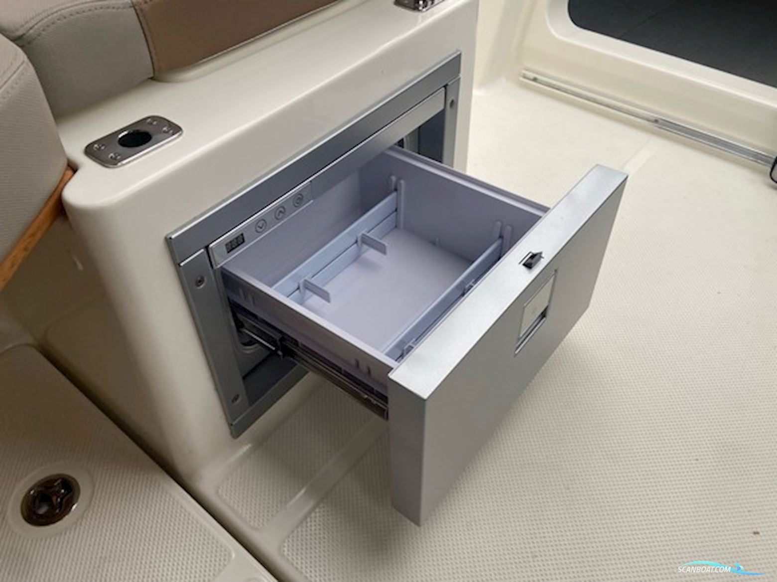 Quicksilver ACTIV 675 Cruiser, Mercury F225 V6 DTS